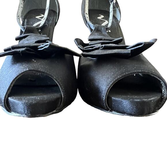 Nina Black Satin Ruffled Stiletto Peep Toe Pumps WMNS SZ 7 Perfect Holiday Shoe - Picture 6 of 7